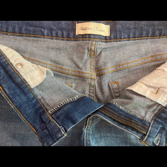 GAP 1969 3” Jean Shorts - Picture 4 of 7